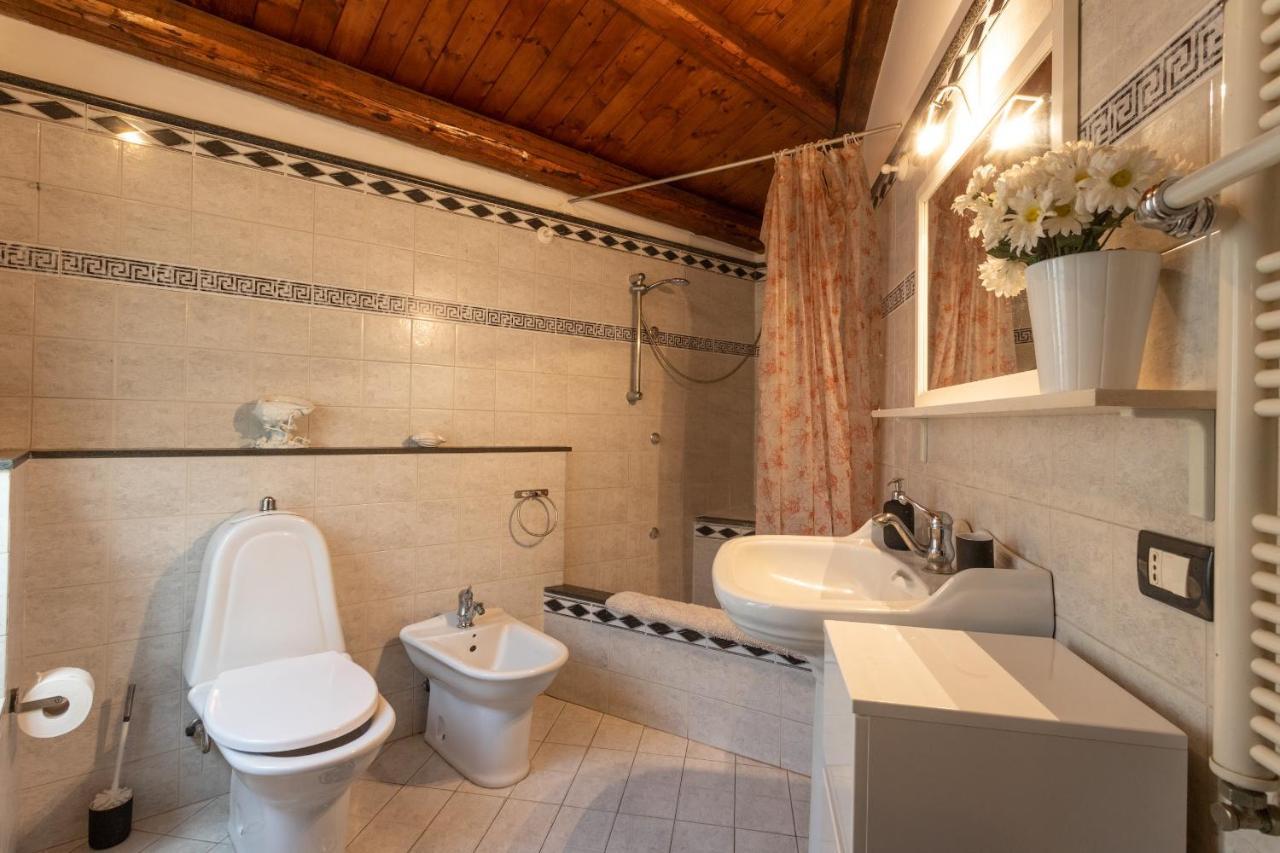 Zefiro Rooms Catania Bagian luar foto