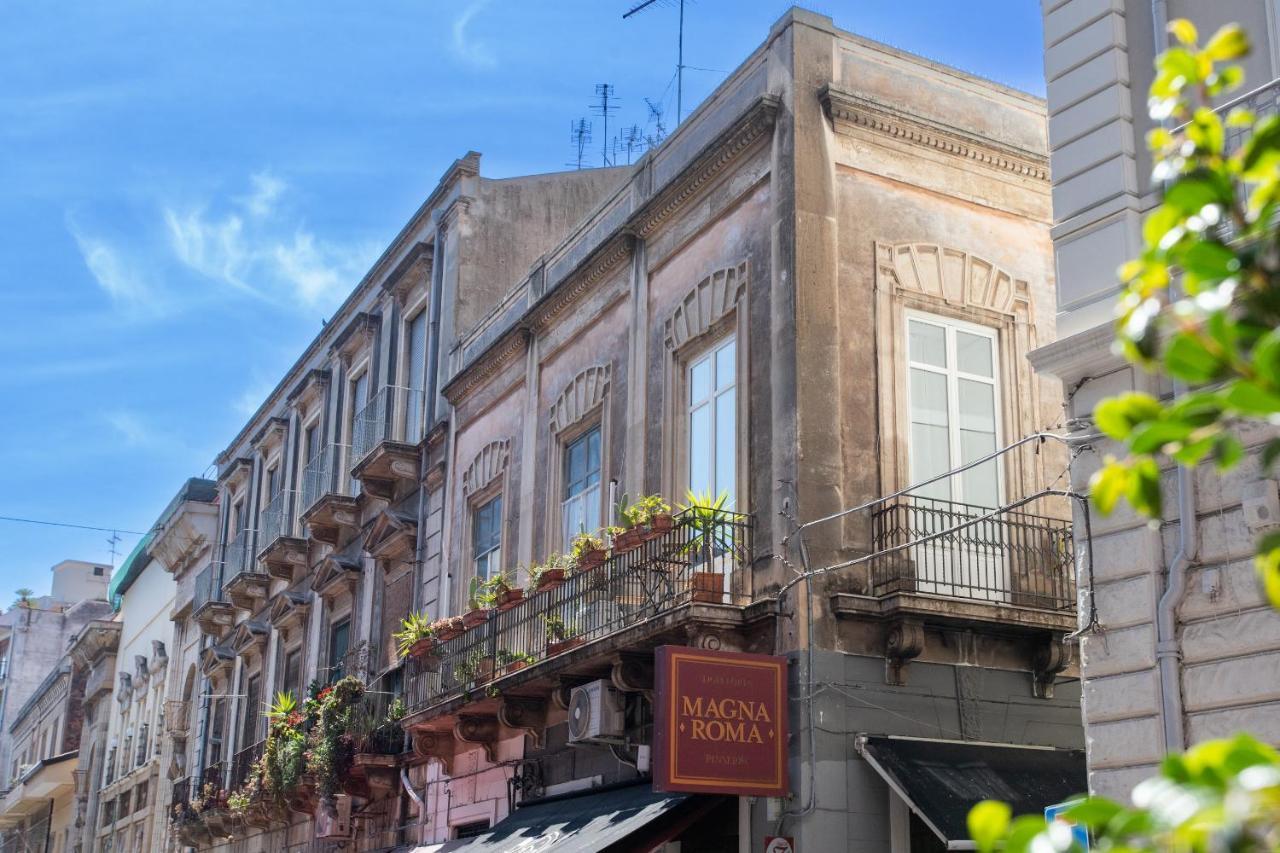 Zefiro Rooms Catania Bagian luar foto