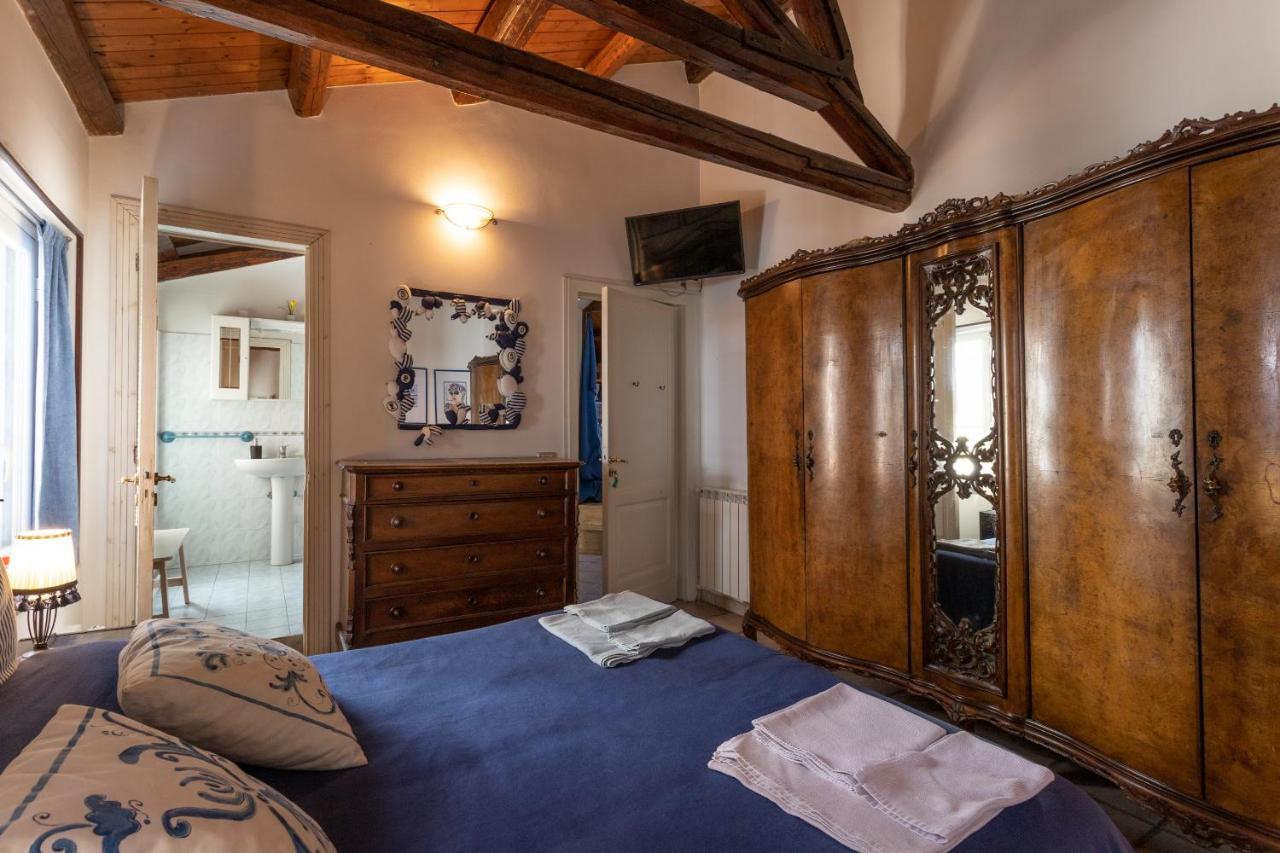 Zefiro Rooms Catania Bagian luar foto